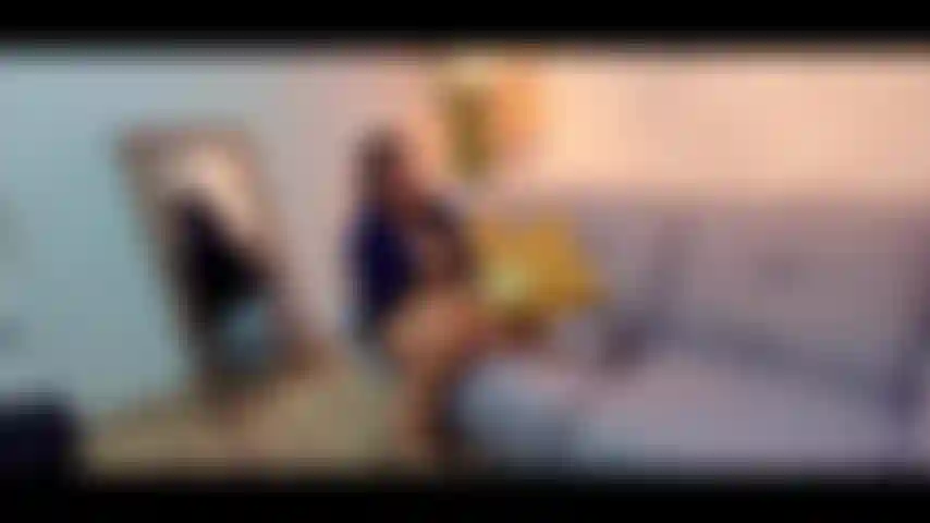 Pompino e sperma nel mio ufficio.