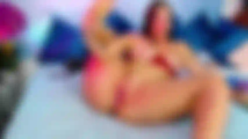 Le mie dita bagnate mi stuzzicano.