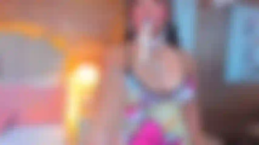 Che frusta il mio gran culo fino a farlo diventare tutto rosso.