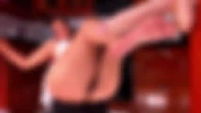 Feticista dei piedi, piedi oliati.