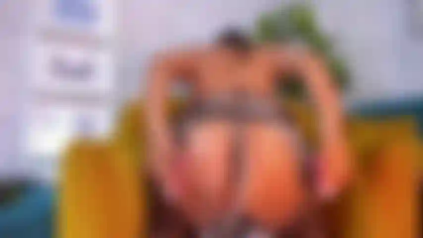 Cavalco il tuo cazzo a capodanno.