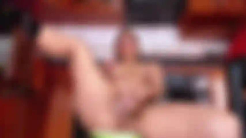 Voglio che tu scopi la mia figa calda.