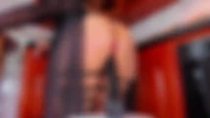 Che cavalca il tuo grosso cazzo.