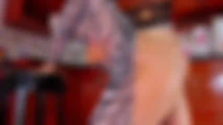 Gioca sul mio culo, sculacciami.