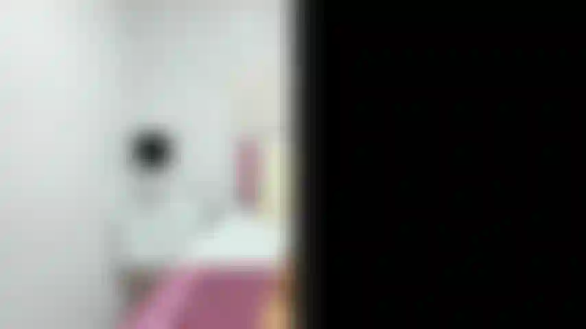 Metto alla prova il culo per la prima volta con la mia spina.