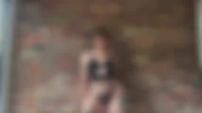 Per lo scapolo | gioco di ruolo da spogliarellista in soggettiva.