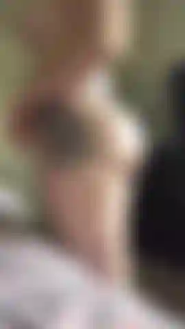 Twerking culo oliato al rallentatore.