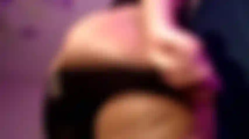 Faccio un pompino sciatto e provoco il corpo.