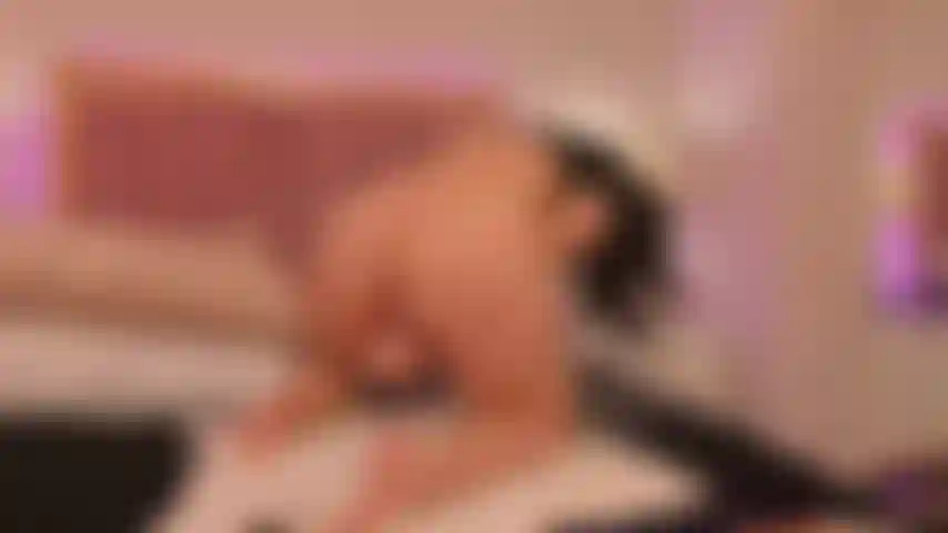 Ti cavalco il cazzo da dietro.