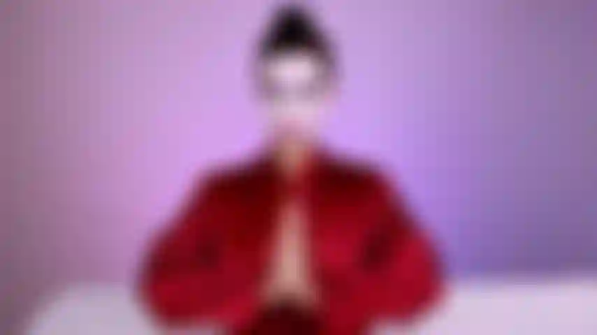 Calda geisha ti serve con un corpo schiumoso.