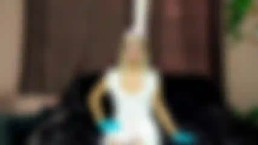 L'infermiera ti aiuta a venire.