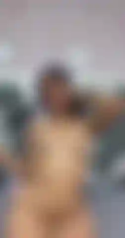 Le mie piccole tette sono per te.