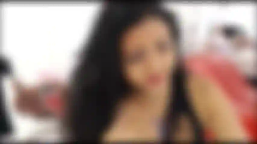 Gioco con la figa nuda.