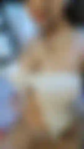 Come and suck these rich breasts