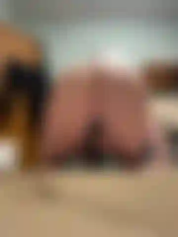 Solo il mio culo enorme che cavalca un grosso nero.