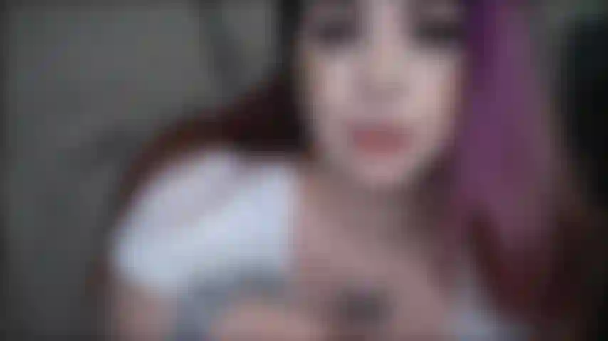 Simp per il culto del culo della sorellina.