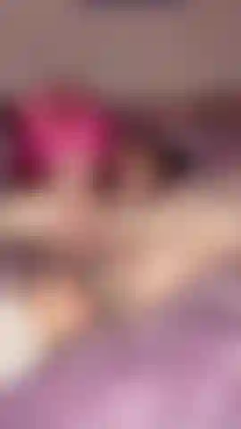 Leia Megan gives slow sensual oral to Lilith Starfall Tease