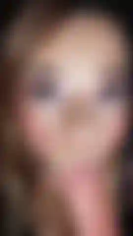 Asmr succhia e scopa un vibratore duro nel mio armadio.