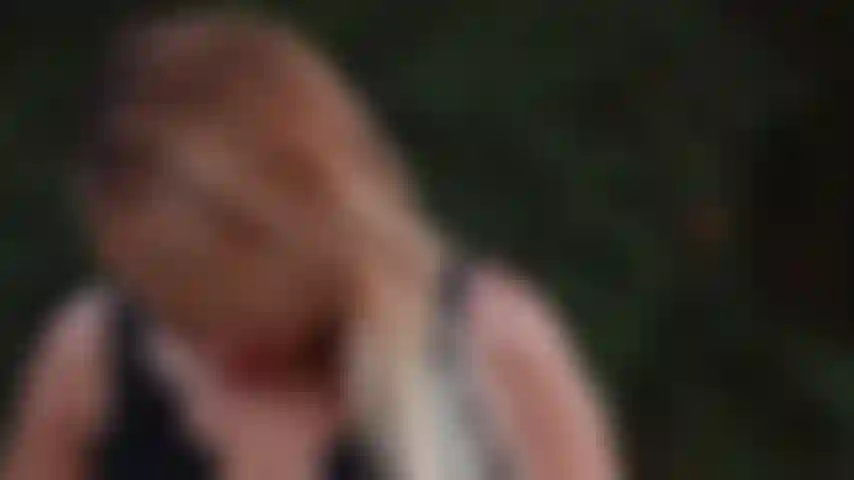 Seduzione lilith, bouyeur, nuda nel lago, masturbazione, bionda sexy, toccante figa rasata, dita nel culo, tette.