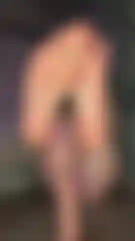 Footjob, le mie gambe oliate stanno masturbando un cazzo.