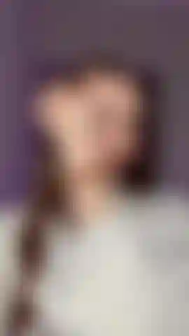 Putting on lip gloss always changes my mood a littleTell me honestly — does it look good on me?