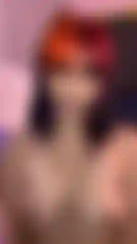 Rimbalzano le tette, al rallentatore.