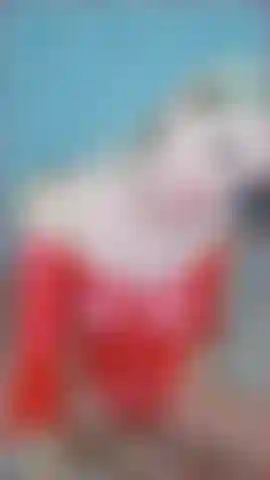 Mmmm, un grosso dildo così bagnato.