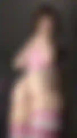 Una troia rosa con un cazzo al gusto di caramella.