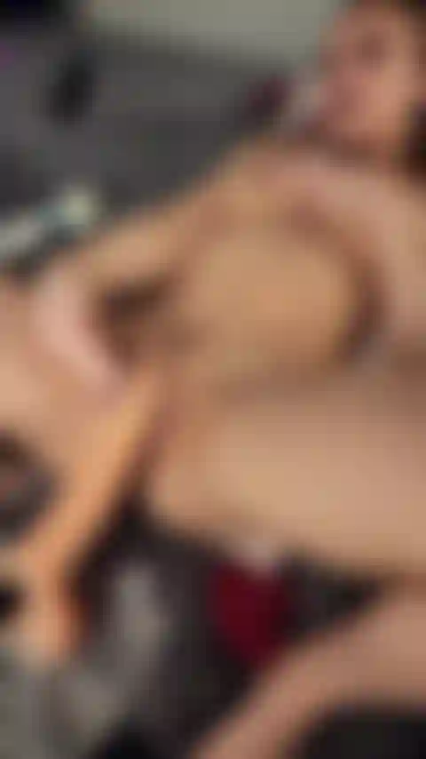 Nuovo attacco giocattolo da 12 pollici sulla mia macchina del sesso. Dovevo solo alzare la velocità al massimo prima di venire!