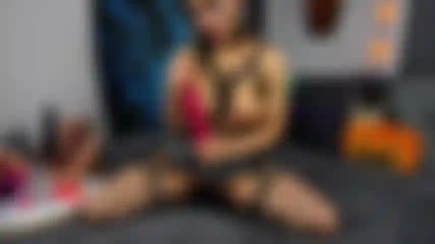 In sella al mio giocattolo da 12 pollici in un orgasmo tremante!