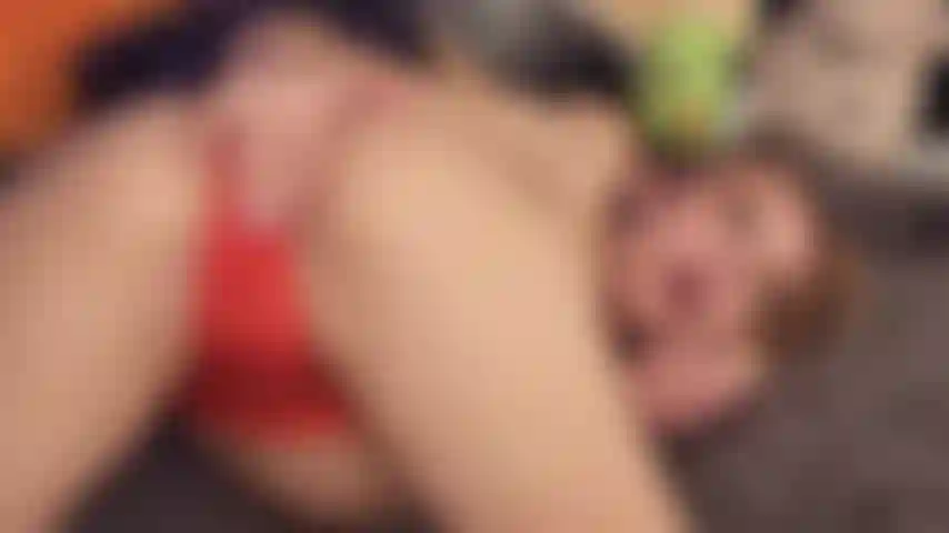 Volevo solo un grosso cazzo dentro di me. Le mie mutandine bagnate dicono tutto!