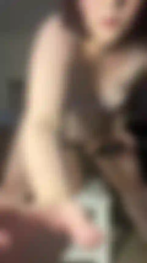 9 Incinta di un mese e prendo un cazzo di 9 pollici.