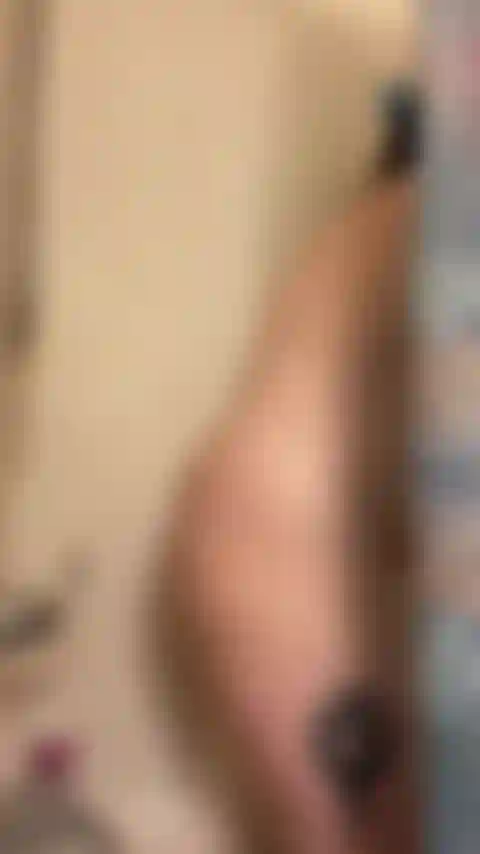 Spiami sotto la doccia.