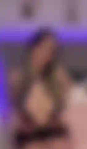 Mi scopo la figa finché non squirto.