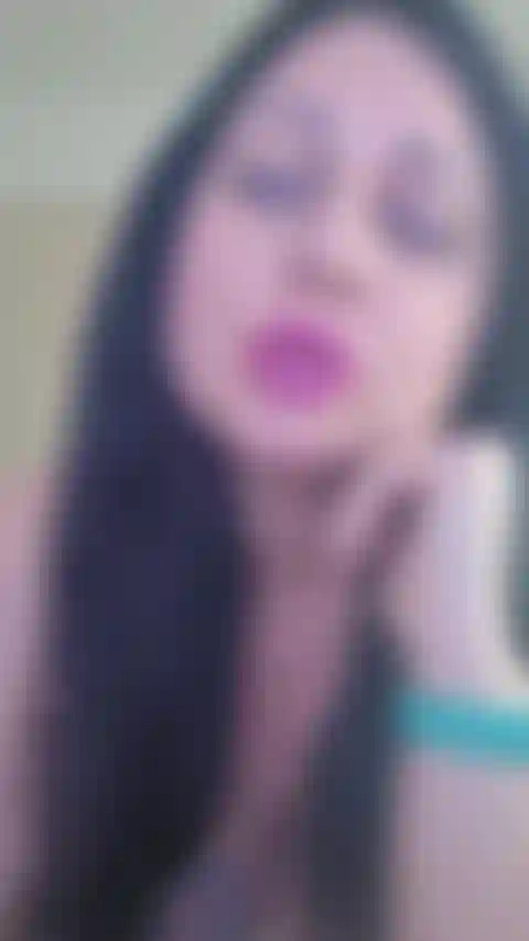 Provocante in topless con il corpo caldo.