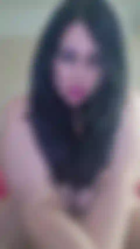 Provocante con il corpo nudo.