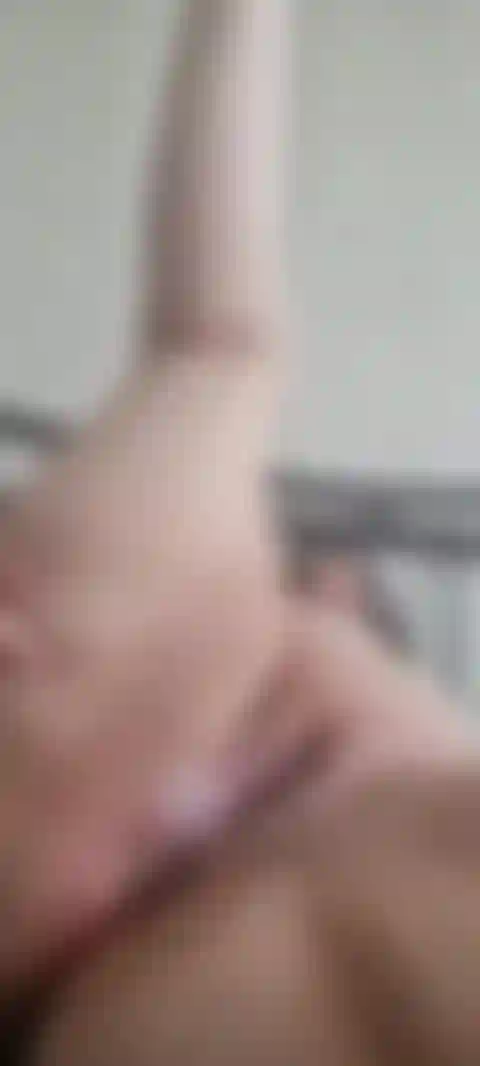 Faccio sesso anale con il mio plug anale nel mio buco stretto.