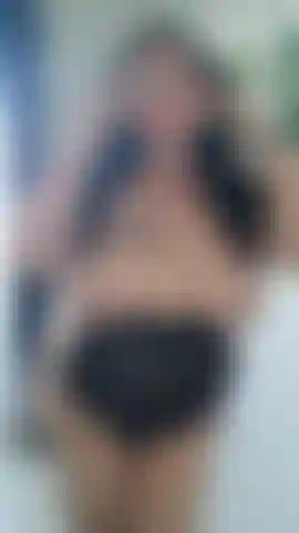 Mmm, mutandine giù.