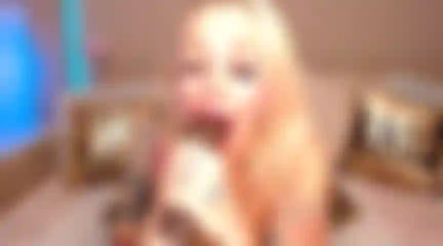 43. Il mio video più duro in cui soffoca, conati di vomito, occhi lacrimanti, trucco totalmente rovinato.