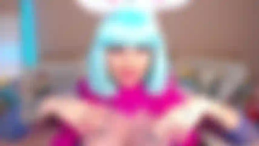 100. Un'ahegao sciatta e imbavagliata adora un vestito da troia con un cazzo enorme.