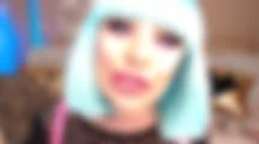 29. Nuovo video che mi prende in giro con le mie nuove labbra finte, lucidalabbra lucido, un sacco di tette ahegao, gemiti sexy, niente giocattoli che si leccano le dita.