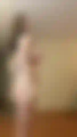 Sexy hula hooping- nel mio minuscolo bikini finché le mie tette non cadono, molti angoli e punti di vista diversi, un sacco di tette sexy che rimbalzano.