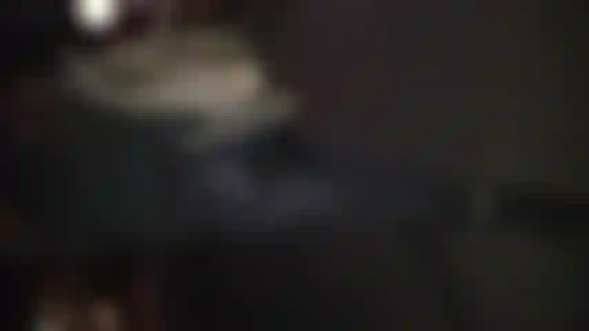 Mi accompagneresti alla mia macchina di notte?