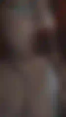 Cavalco il tuo cazzo con tutta me stessa. Non riesco a trattenere quanto lo voglio.