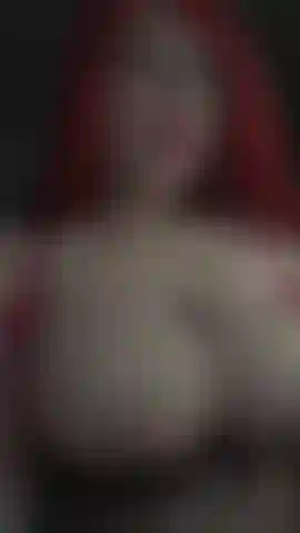 Seni impertinenti e prosperosi 😜 ti mostro quello che non puoi vedere dalla telecamera quando sono online.