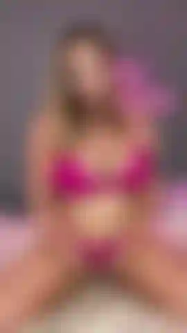 Joi con il conto alla rovescia sulle tette.