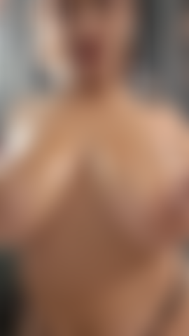 Spettacolo di sesso oliato e focoso.