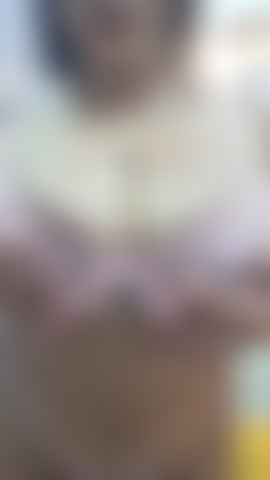 Una sgualdrina con le tette.