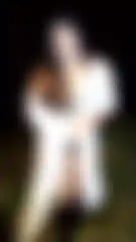 Togliti un calzino e tieni i piedi ben stretti.