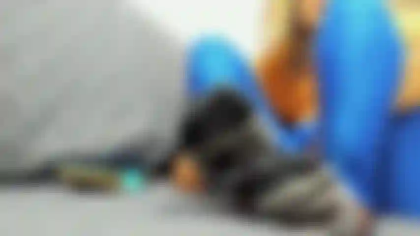 Togli la pelle dalle piante dei miei piedi.
